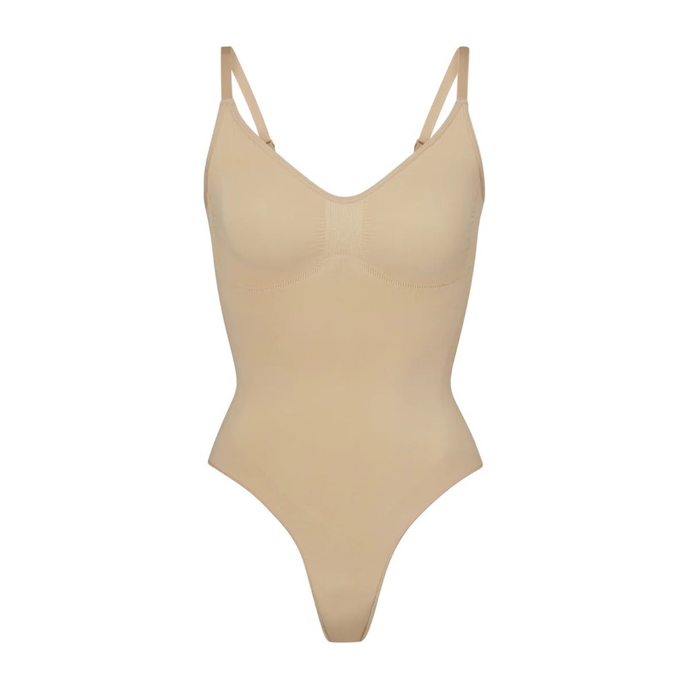 NEW SKIMS sculpting thong bodysuit Clay
